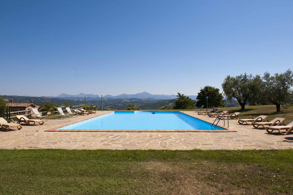 Agriturismo Tenuta Di Biscina Exterior foto