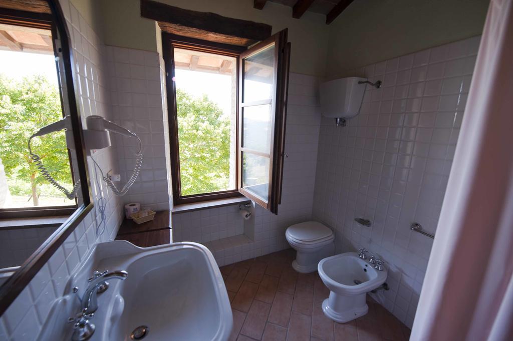 Agriturismo Tenuta Di Biscina Zimmer foto